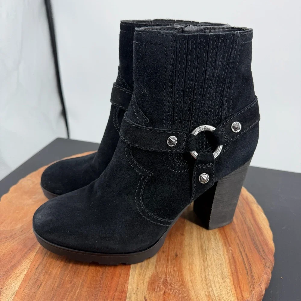 Zodiac Aidan sz 9.5 ‎ ankle heel boots black suede harness straps ring hardware